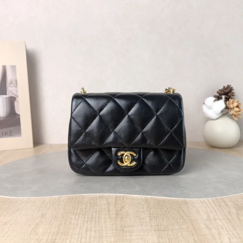 Chanel Crossbody Bag 23p Black Lambskin Mini 20 × 8 × 14 cm