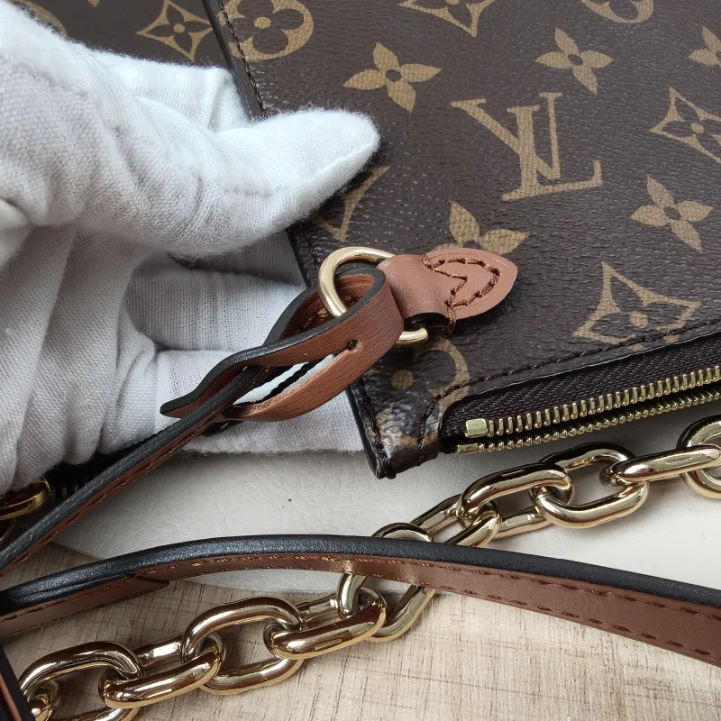 Louis Vuitton Crossbody Bag Loop Hobo Monogram PVC One Size38 × 10 × 26 cm — detail view 3 of 11