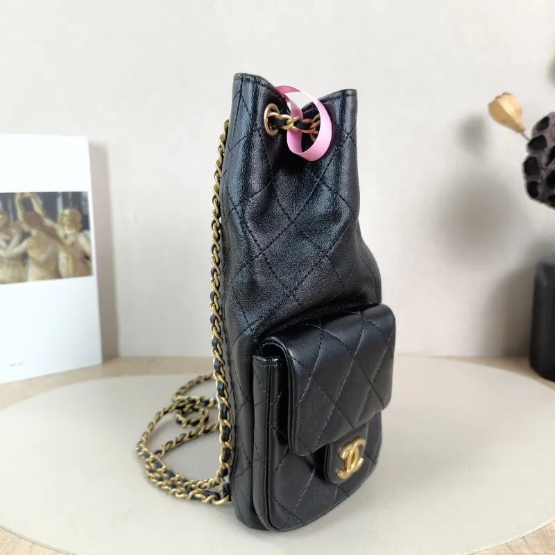 Chanel Backpack25c Backpack Black Lambskin One Size18 × 8 × 24 cm — detail view 4 of 10