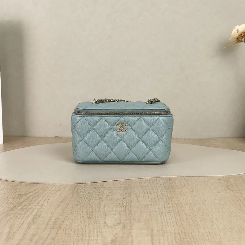 Chanel Crossbody Bag Edition Blue Calfskin One Size16 × 8 × 9.5 cm