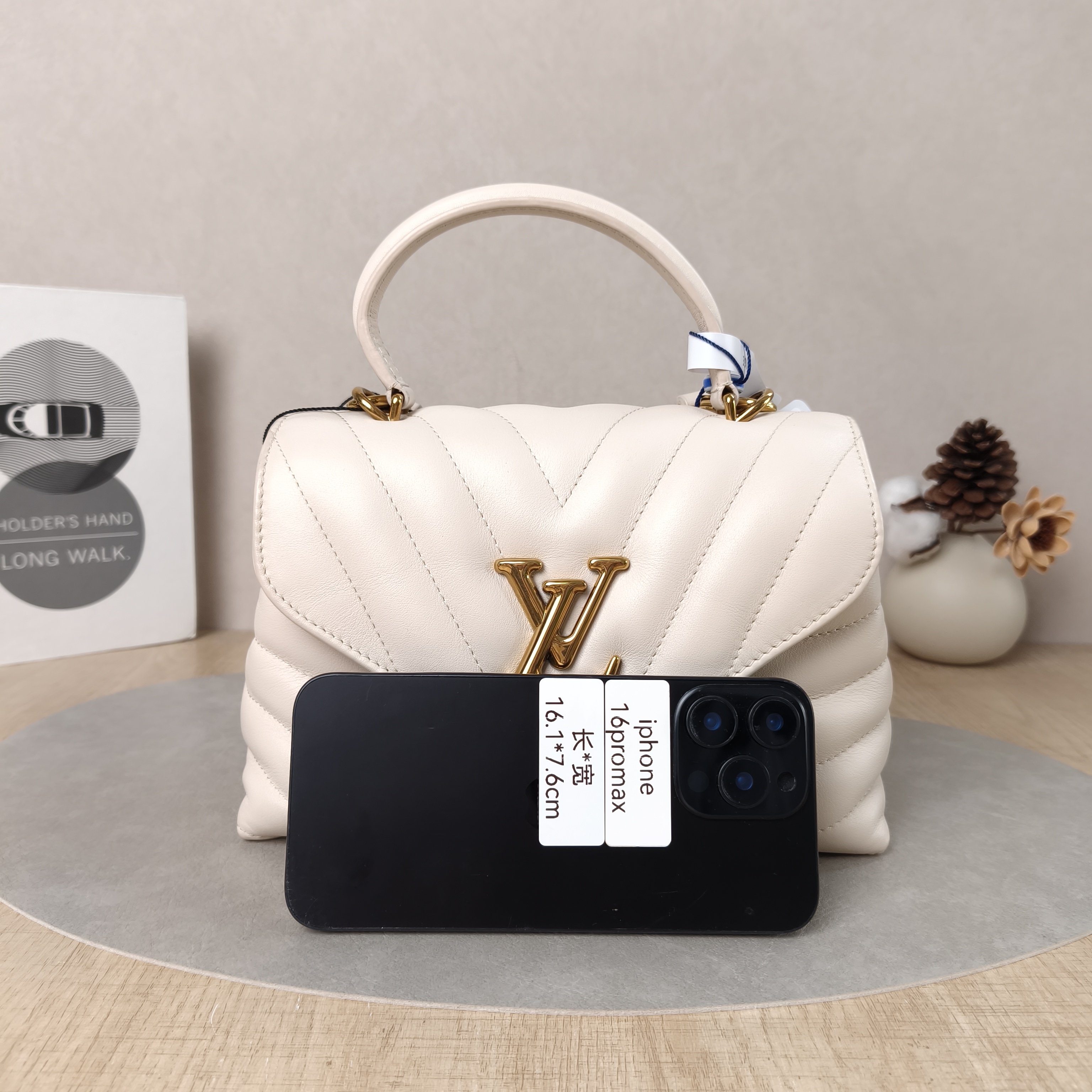 Louis Vuitton Crossbody Bag New Wave Hold Me Top Handle Bag White Calfskin One Size23 × 10 × 15 cm — cover view 5 of 6