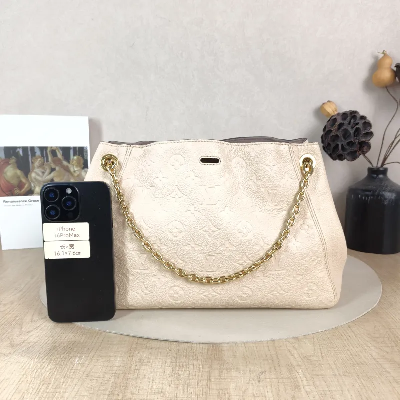 Louis Vuitton Shoulder Bag Anytime Messenger Bag Calfskin Small 34 × 13 × 20 cm — cover view 6 of 6