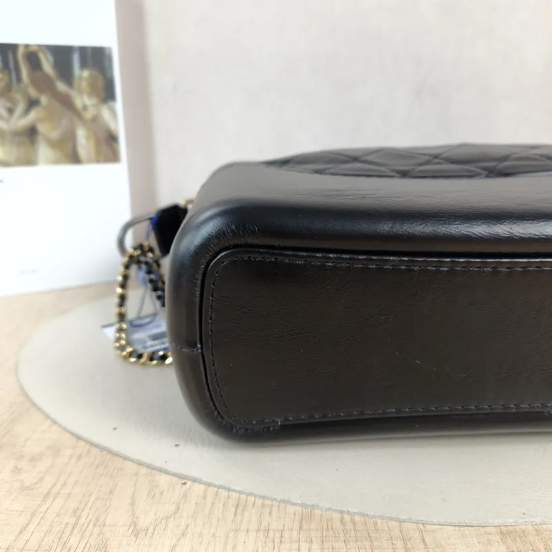 Chanel Crossbody Bag Gabrielle Gabrielle Bag Black CC alfskin Large28 × 10 × 23 cm — detail view 5 of 11