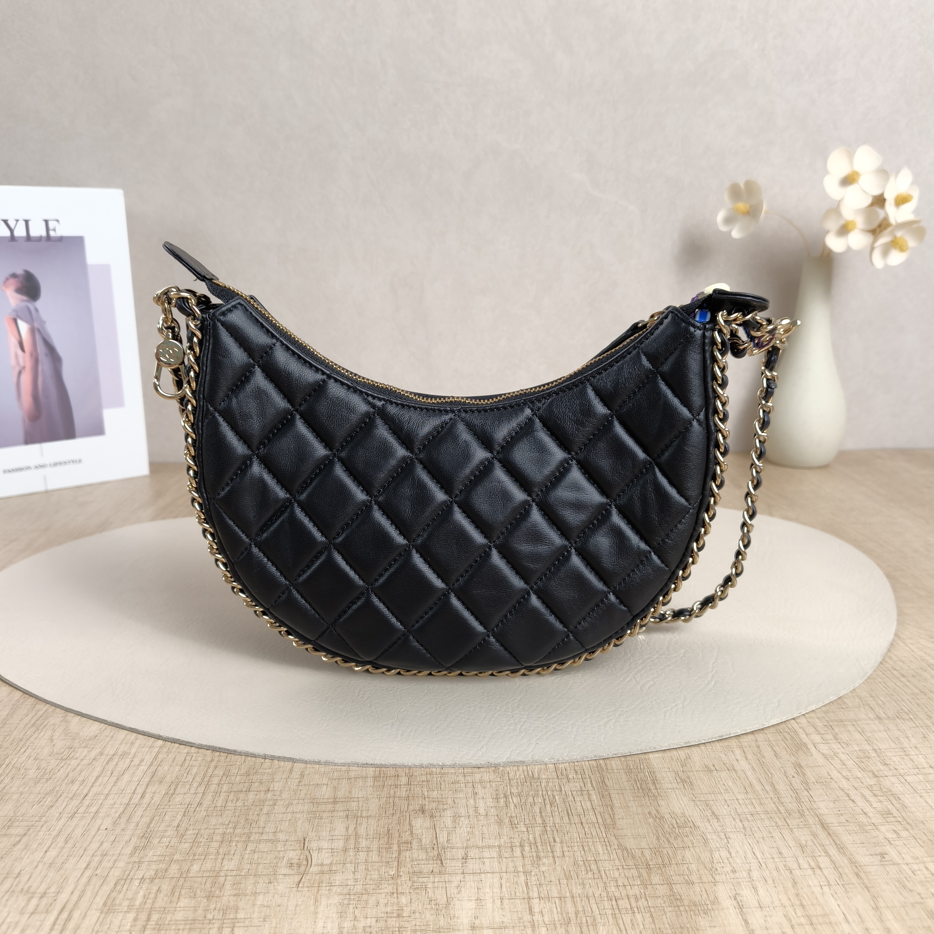Chanel Shoulder Bag23p Black Lambskin Small20 × 6 × 15 cm — cover view 8 of 10