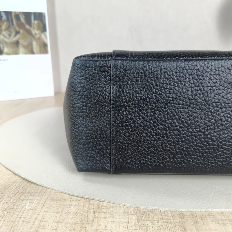 DIOR Top Handle Bag Signature Bucket Bag Black Calfskin Small 21 × 11 × 19 cm — detail view 7 of 10