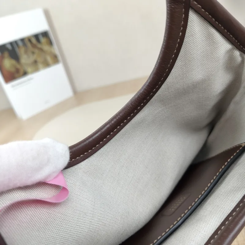 Miumiu Shoulder Bag IVY Tote Shopping Tote Calfskinmini20*24 — detail view 5 of 11
