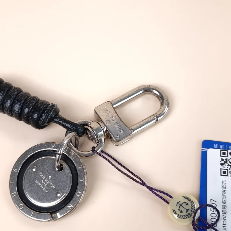 Louis Vuitton Key Ring Key Ring Silver One Size17cm — cover view 5 of 8