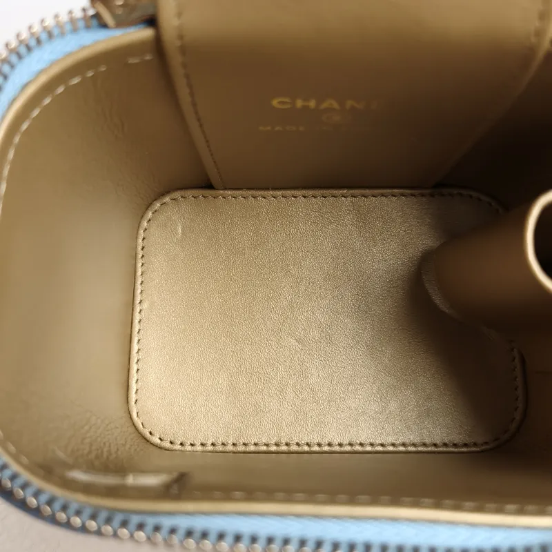 Chanel Crossbody Bag Edition Blue Lambskin One Size 10 × 7 × 9 cm 31 — detail view 4 of 12