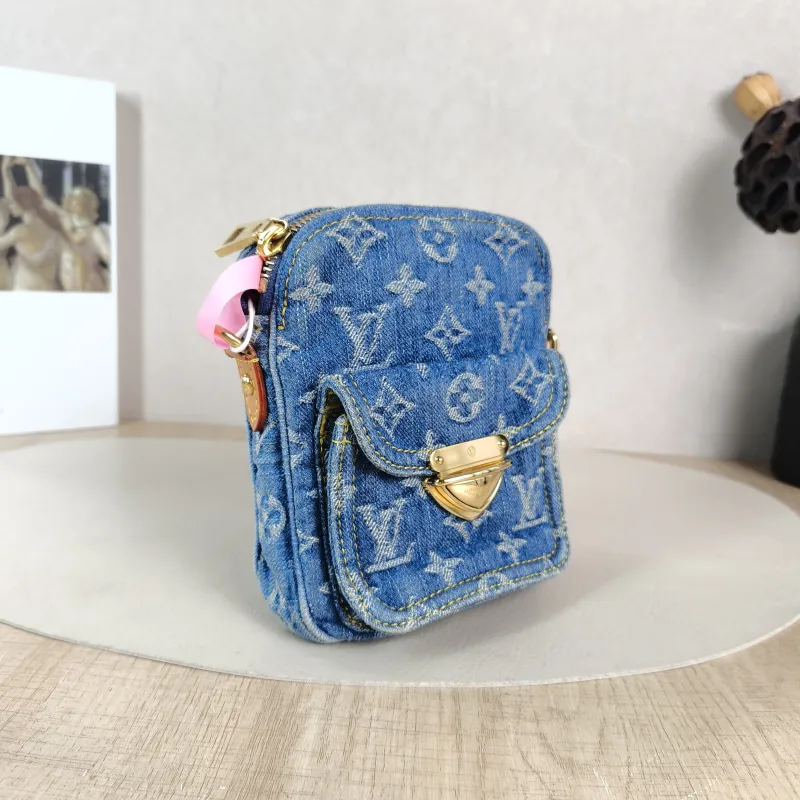 Louis Vuitton Crossbody Bag Fairfax Pochette Camera Bag Blue One Size 14 × 3 × 18 cm — cover view 2 of 5