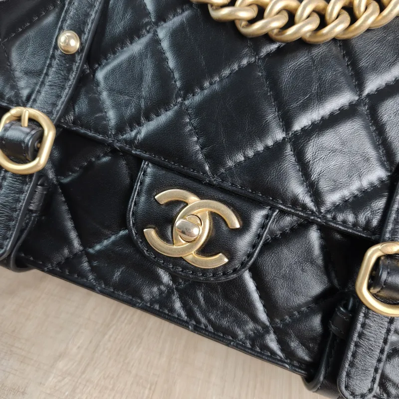 Chanel Crossbody Bag Messenger Bag Black Calfskin One Size 24.5 × 8 × 16.5 cm — detail view 6 of 13