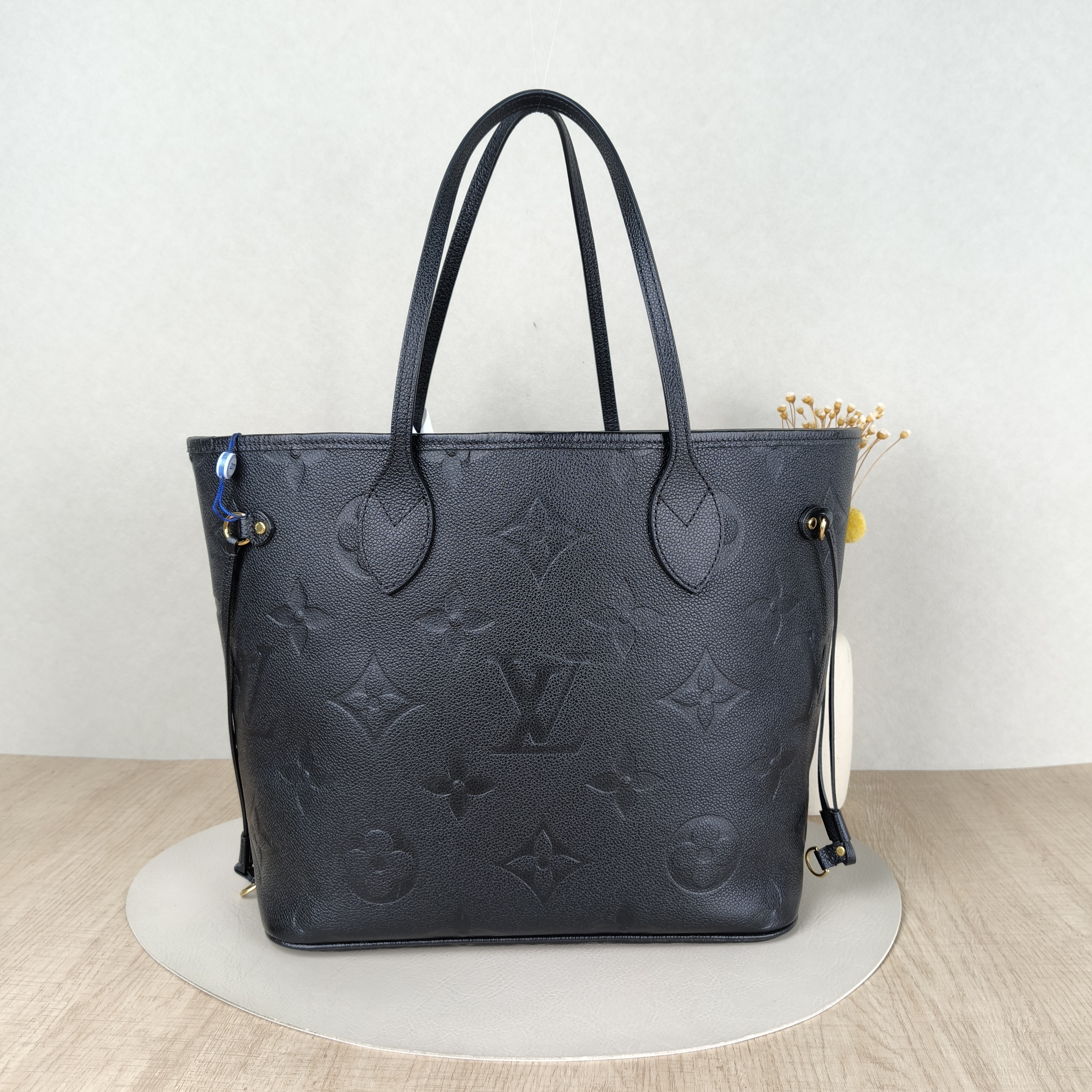 Louis Vuitton Shoulder Bag Neverfull Black Empreinte Embossed Calfskin Monogram Medium31 × 14 × 28 cm