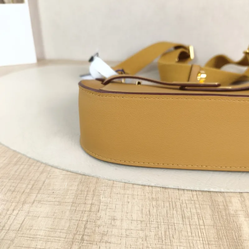 Hermès Crossbody Bag Jypsiere 23 4B Swift Calfskin Mini 23 × 5 × 17 cm W — detail view 8 of 12