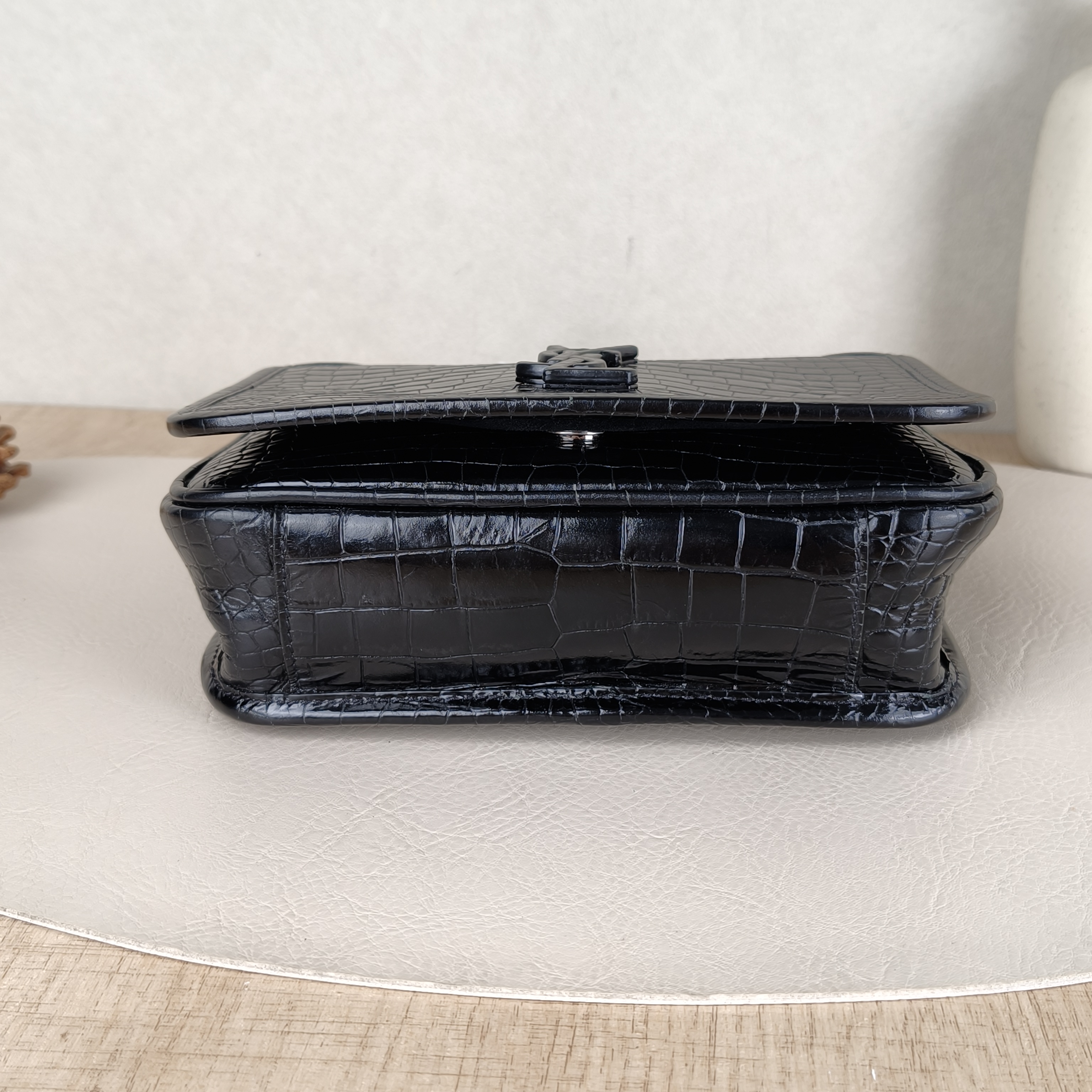 SAINT LAURENT Crossbody Bag Niki Black Calfskinmini19 × 6 × 16 cm — cover view 4 of 5