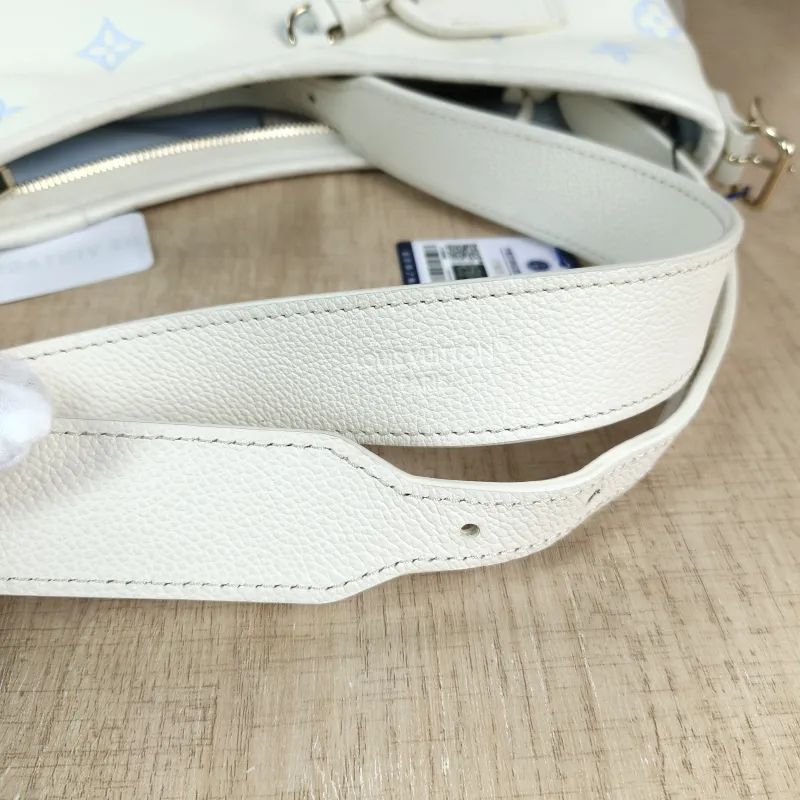 Louis Vuitton Crossbody Bag Carryall White · Blue Calfskin Small 29.5 × 12 × 24 cm — detail view 11 of 13