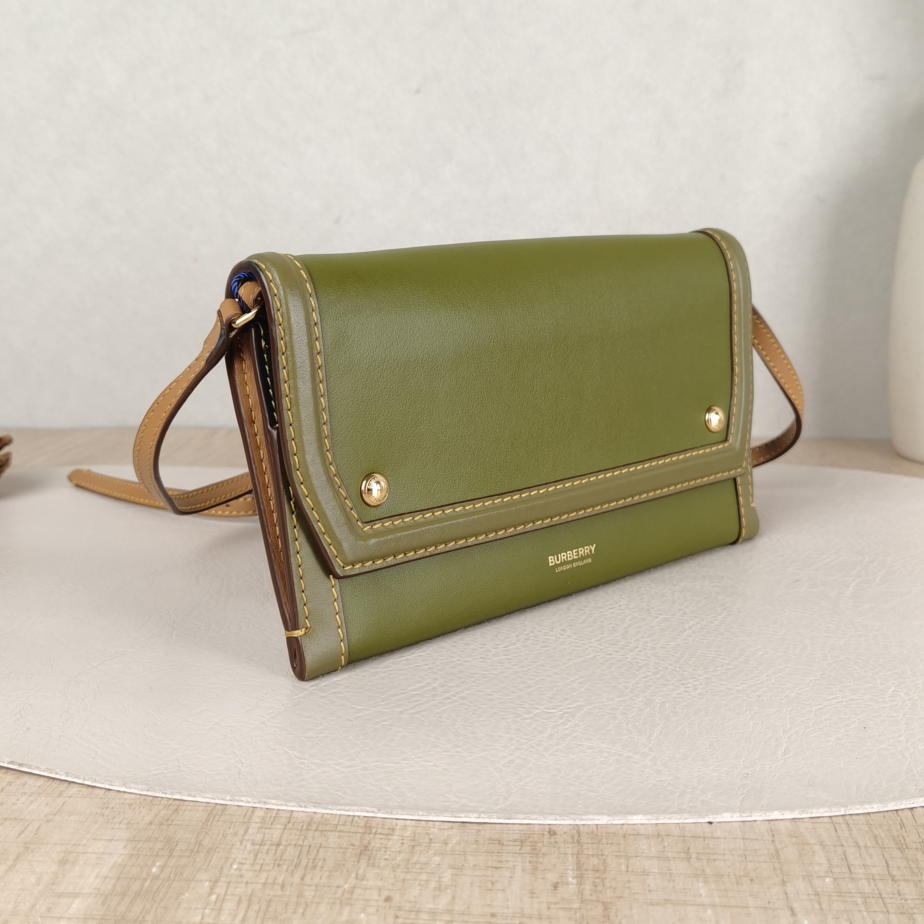 BURBERRY Crossbody Bag Crossbody Bag Walletwoc Calfskinmini19.5 × 2.5 × 10.5 cm — cover view 2 of 5