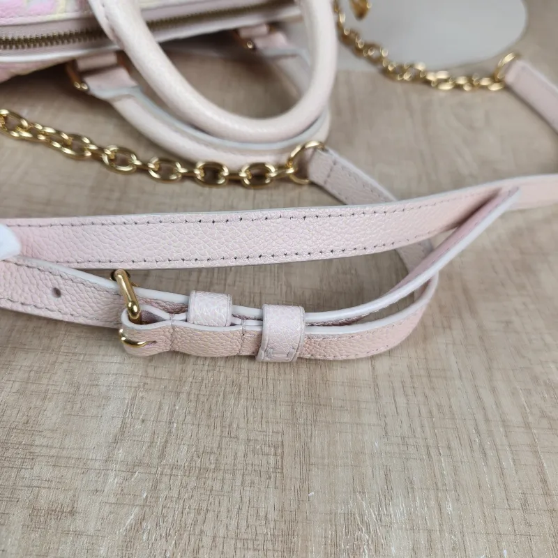 Louis Vuitton Crossbody Bag Speedy20 Collection · Calfskin One Size 20.5 × 12 × 13.5 cm — detail view 7 of 10