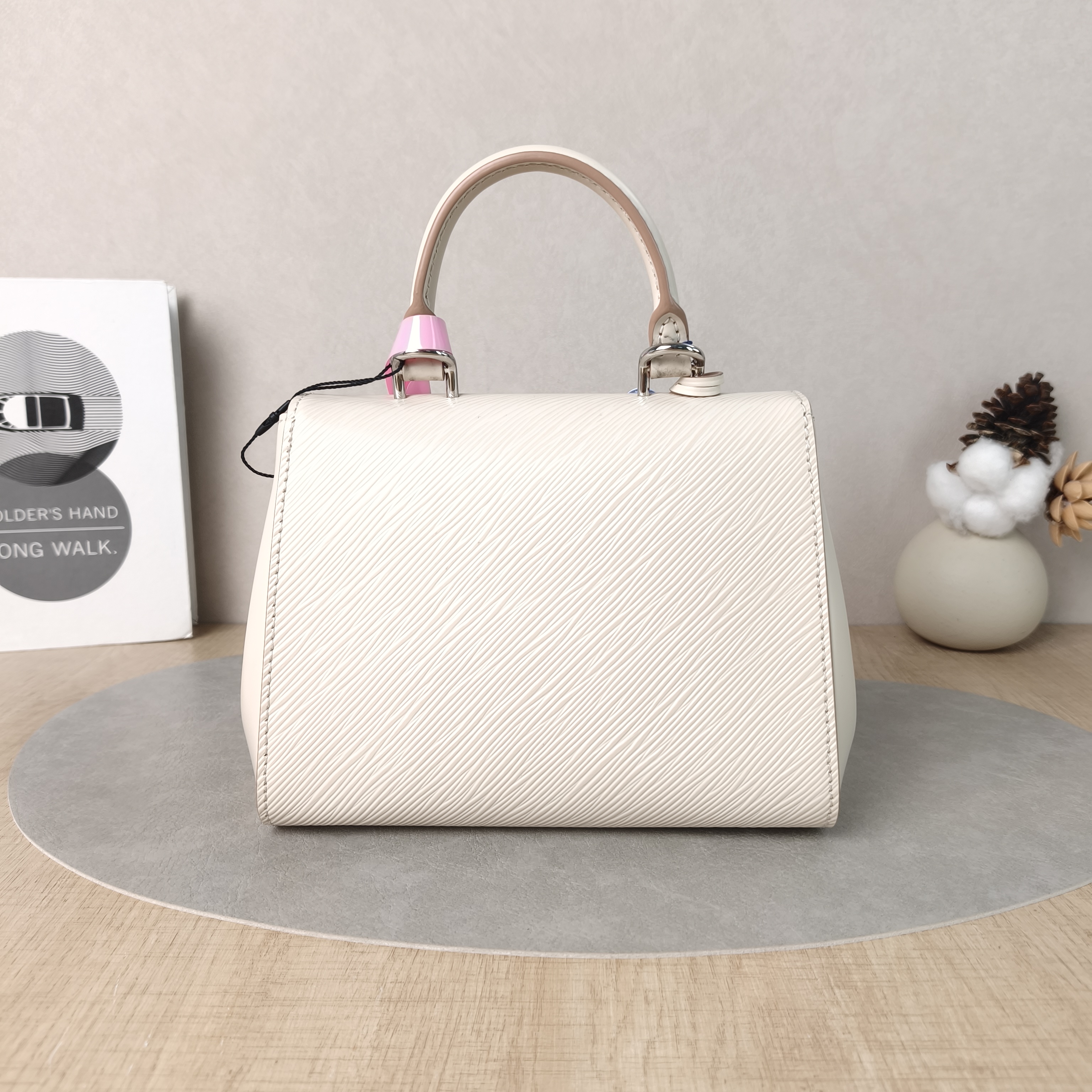 Louis Vuitton Crossbody Bag CLUNY White Epi Embossed Calfskinmini20 × 7.5 × 16 cm — cover view 5 of 5