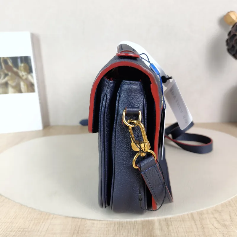 Louis Vuitton Crossbody Bag Pochette Métis · Monogram Empreinte Embossed Calfskin Medium 25 × 7 × 19 cm — detail view 10 of 13
