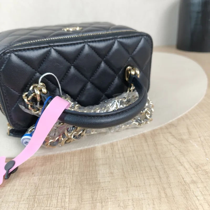 Chanel Top Handle Bag Edition Black Lambskin One Size16 × 8 × 9.5 cm — detail view 11 of 13