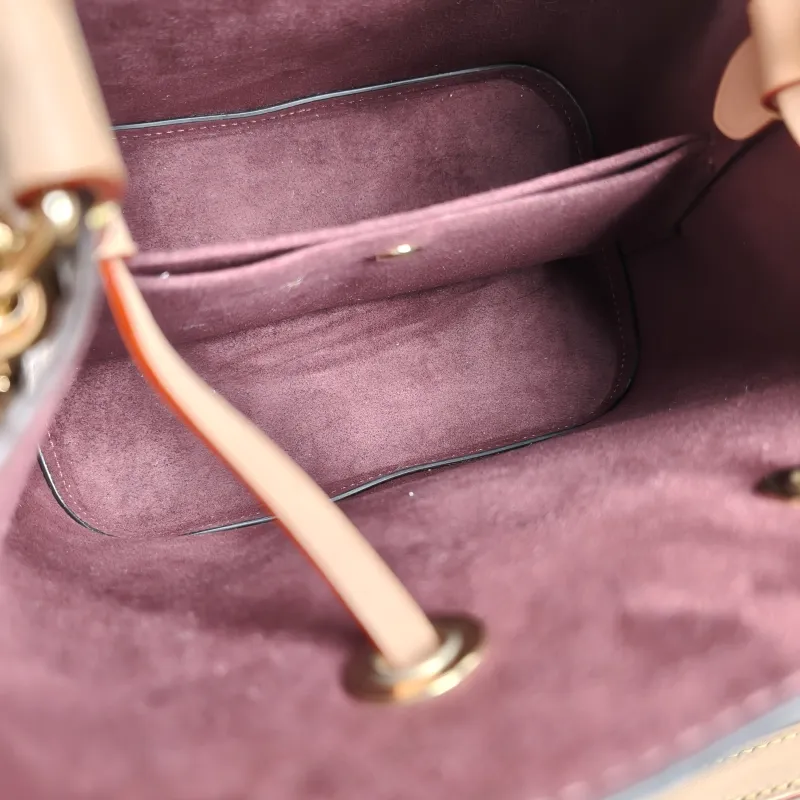 Louis Vuitton Crossbody Bag NÉONOÉ Bucket Bag BB Monogram PVC BB 20 × 13 × 20 cm — detail view 6 of 10