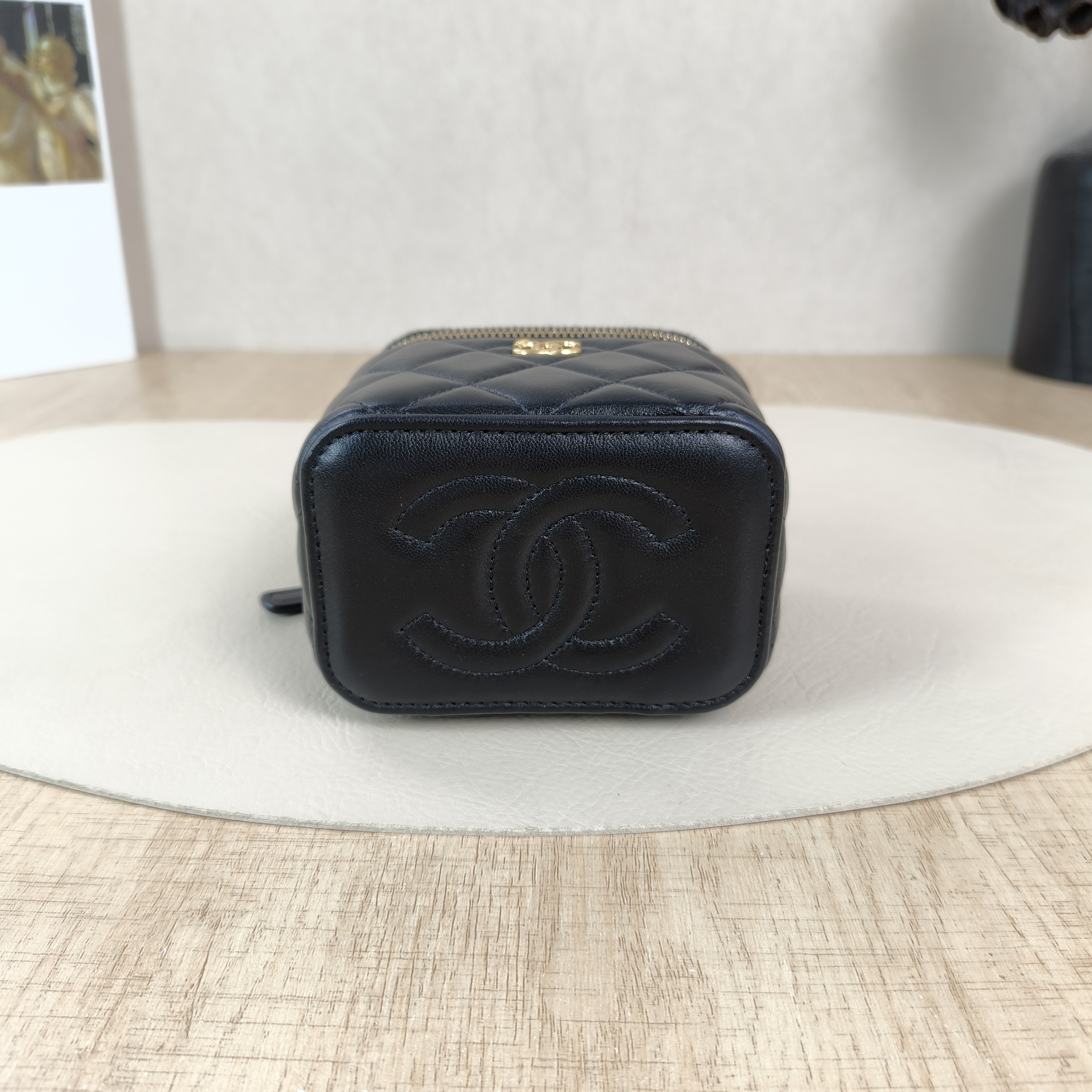 Chanel Crossbody Bag Edition Black Lambskin One Size11 × 7 × 9 cm — cover view 4 of 5