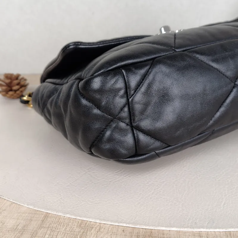Chanel Crossbody Bag 19Bag Black SL ambskin Small 26 × 9 × 16 cm — detail view 14 of 15