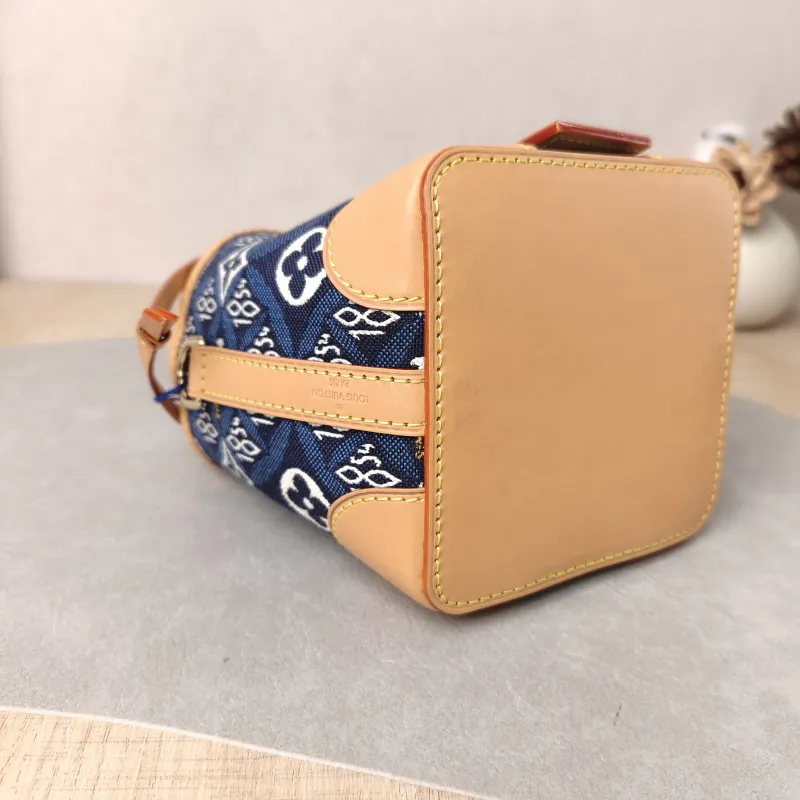 Louis Vuitton Crossbody Bag NOÉ PURSE 1854 Mini 11.5 × 11.5 × 12 cm — detail view 7 of 10