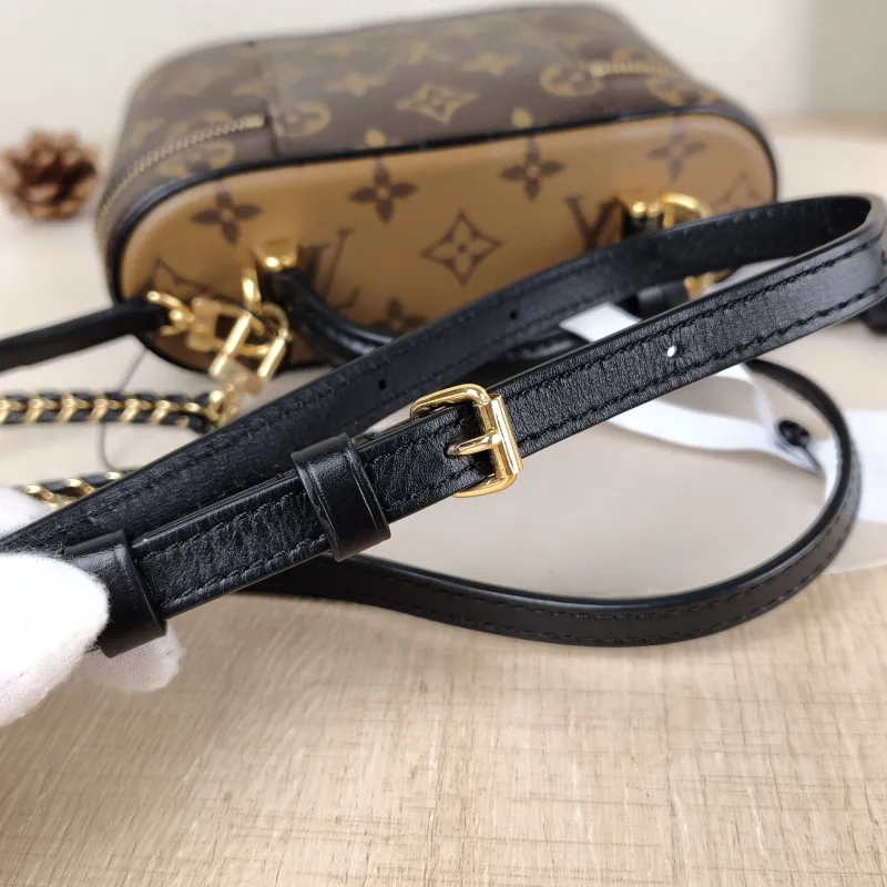 Louis Vuitton Shoulder Bag VANITY Cosmetic Bag Monogram PVC Small 19 × 6 × 12 cm — detail view 1 of 15