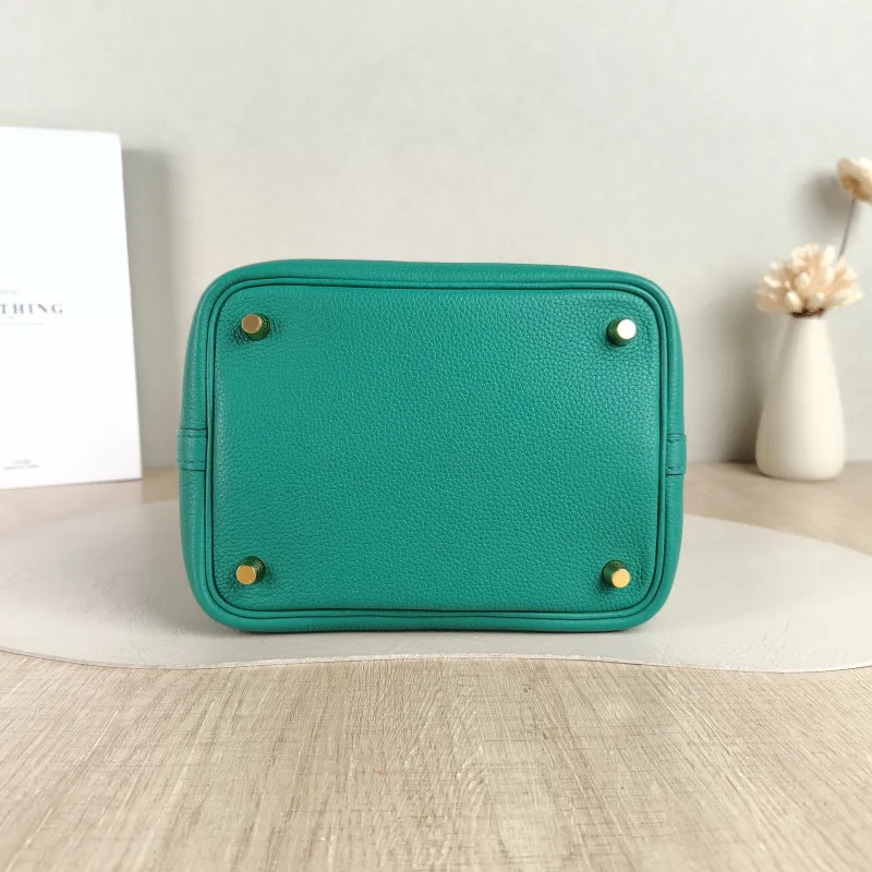 Hermès Top Handle Bag Picotin Lock 18 18 O6Vert Jade Taurillon Clemence TC Calfskin Small 18 × 13 × 18 cm U — cover view 5 of 6