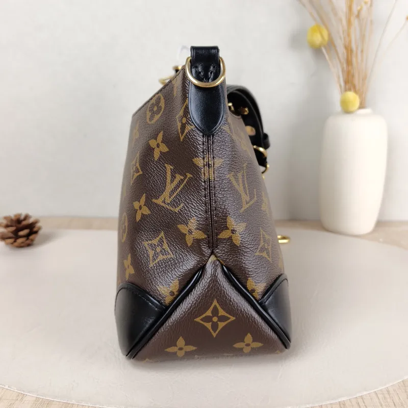 Louis Vuitton Crossbody Bag Boulogne PVC Small 26 × 9.5 × 16 cm — detail view 3 of 12