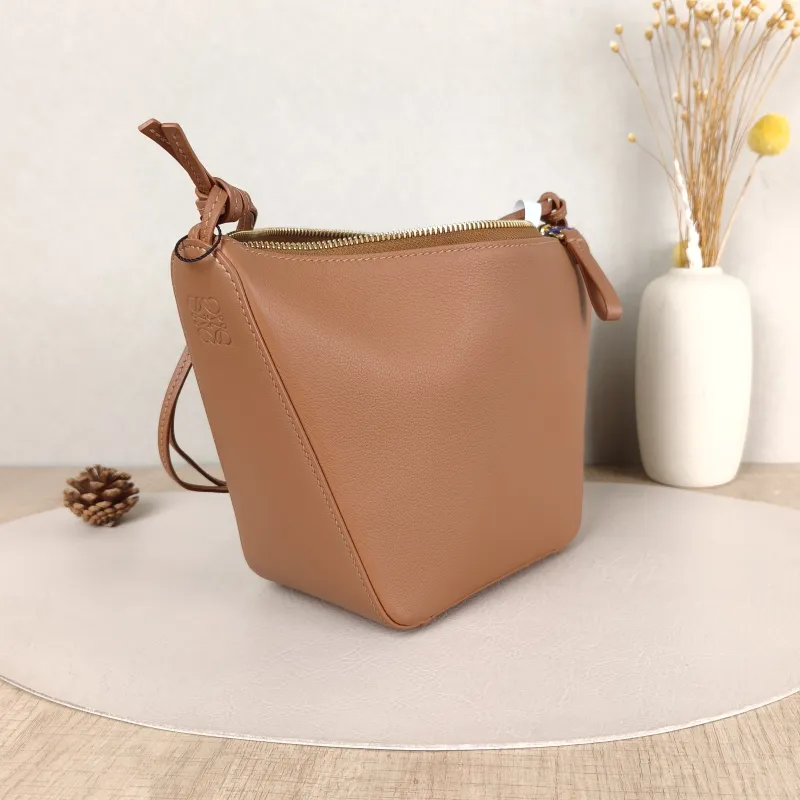 LOEWE Shoulder Bag Calfskinmini28 × 9.5 × 17 cm — cover view 3 of 5