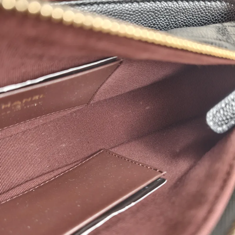 Chanel Crossbody Bag Top Handle Crossbody Bag Black Grained Calfskin One Size 22 × 5 × 15 cm — detail view 7 of 11