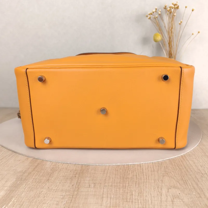 Hermès Crossbody Bag Lindy 30 Taurillon Clemence TC Calfskin 30 30 × 15 × 19 cm D — cover view 3 of 5