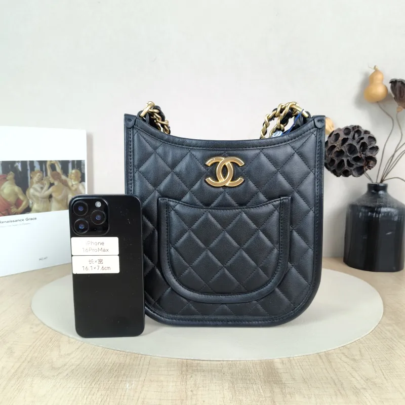 Chanel Crossbody Bag hobo Black Calfskin One Size 22 × 6 × 24 cm — cover view 5 of 6