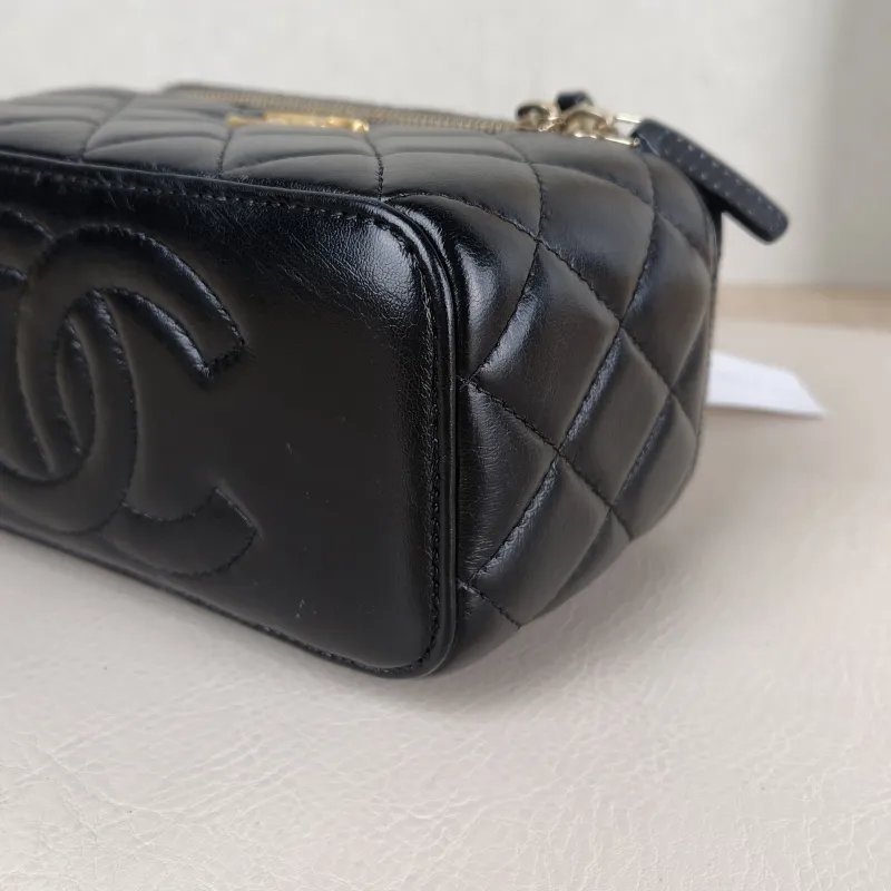 Chanel Crossbody Bag Edition Black Lambskin One Size 16 × 8 × 9.5 cm — detail view 6 of 14