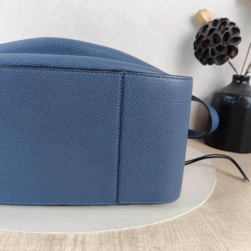 LOEWE Crossbody Bag Hammock Navy Calfskin Medium 29 × 14 × 32 cm — detail view 8 of 9