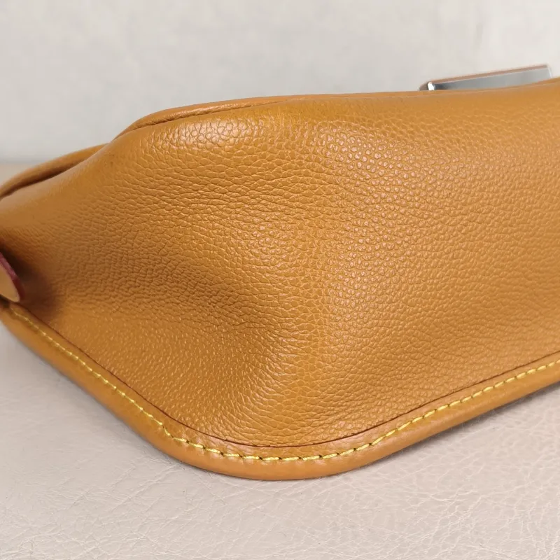 Louis Vuitton Shoulder Bag BUCI Epi Embossed Calfskin One Size 24.5 × 9 × 15.5 cm — detail view 8 of 11