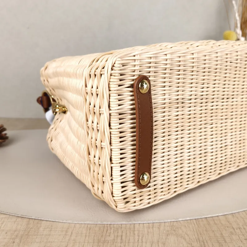 Louis Vuitton Top Handle Bag Capucines Brown · Calfskin BB27 × 9 × 18 cm — detail view 8 of 15