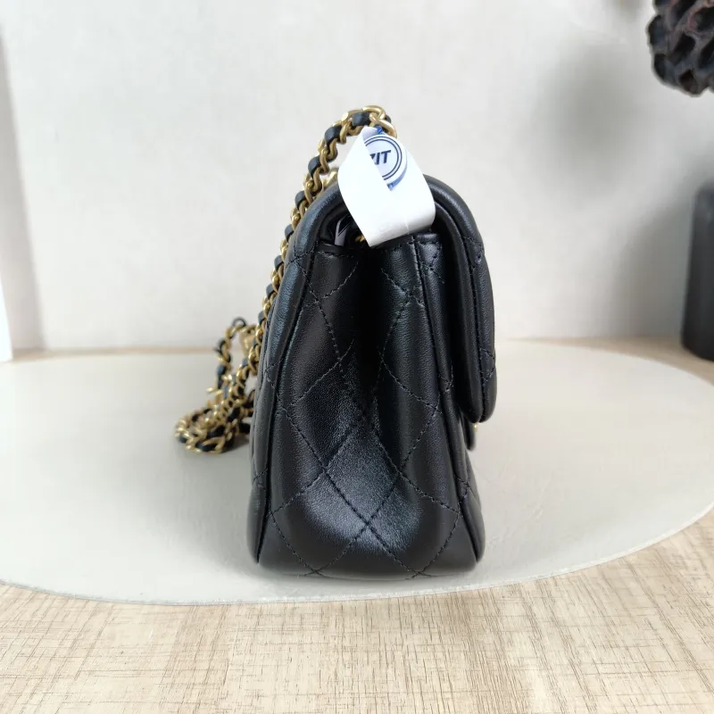 Chanel Crossbody Bag c Black Lambskin Mini 17 × 8 × 13.5 cm — detail view 13 of 13