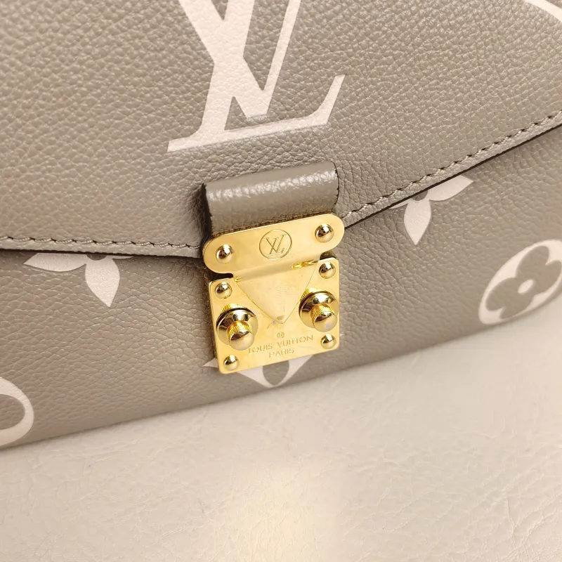 Louis Vuitton Crossbody Bag Pochette Métis East West Empreinte Embossed Calfskin Small21.5 × 6 × 13.5 cm — detail view 7 of 12