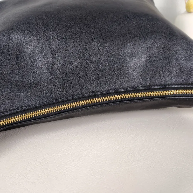 Miumiu Top Handle Bag Spirit Vanity Case Bag Cosmetic Bag Black Lambskin Medium 28 × 13 × 21.5 cm — detail view 3 of 12