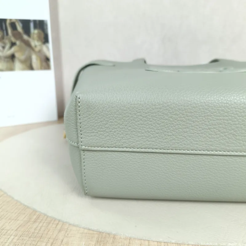 CELINE Shoulder Bag Anais Tote Bag Green Calfskin Mini 20 × 10 × 21 cm — detail view 11 of 12