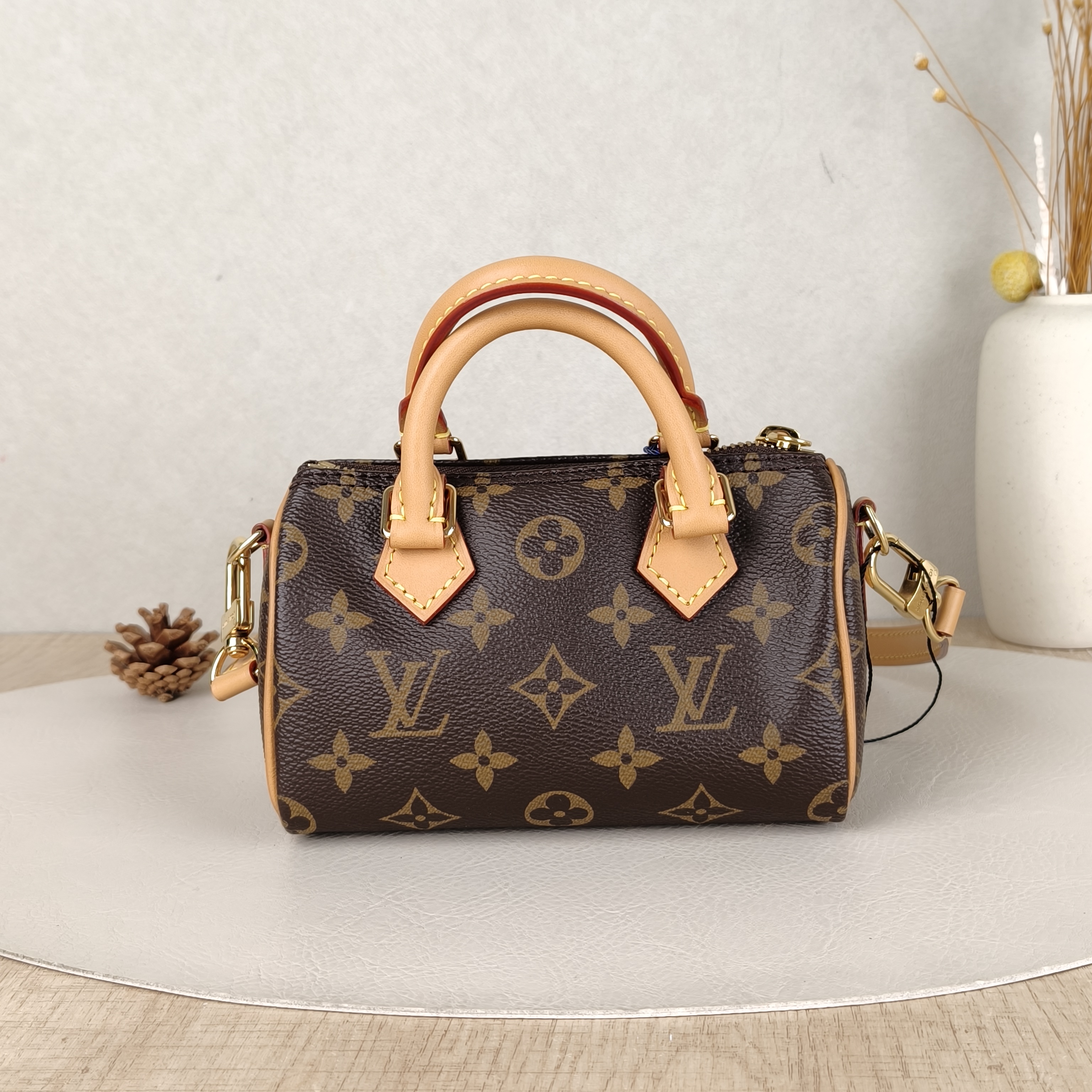 Louis Vuitton Crossbody Bag Speedy Nano Shoulder Strap PV Cnano16 × 7.5 × 10 cm