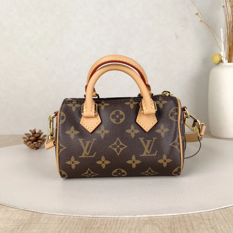 Louis Vuitton Crossbody Bag Speedy Nano Shoulder Strap PV Cnano16 × 7.5 × 10 cm