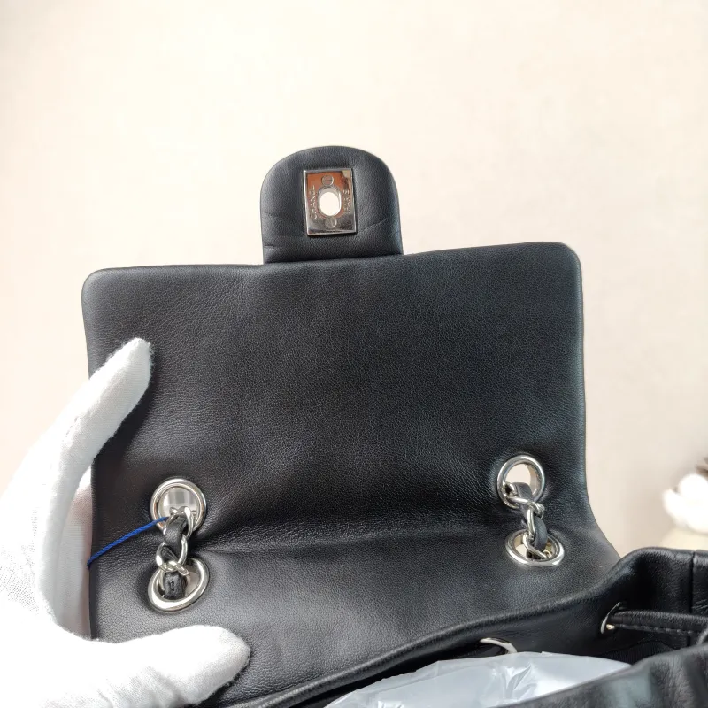 Chanel Backpack 23s Backpack Black Lambskin Large 20 × 12 × 25 cm 22 — detail view 3 of 11