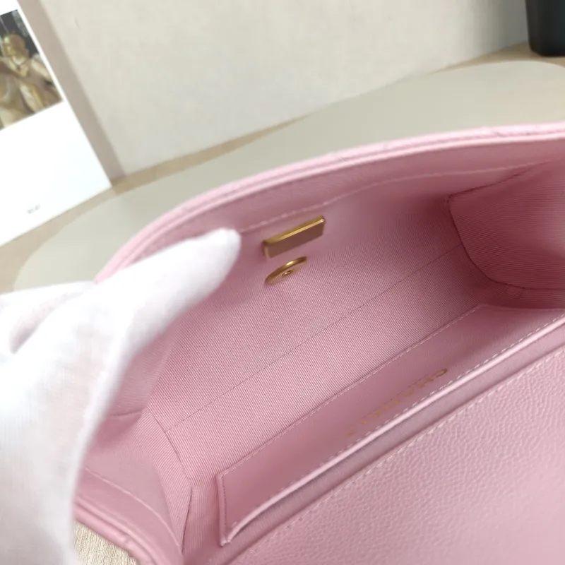Chanel Crossbody Bag Pink Grained Calfskinmini18 × 6 × 13 cm — detail view 5 of 13