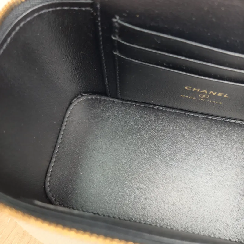 Chanel Crossbody Bag Edition Box Bag Cosmetic Bag Black Lambskin 16 × 8 × 9.5 cm — detail view 8 of 12
