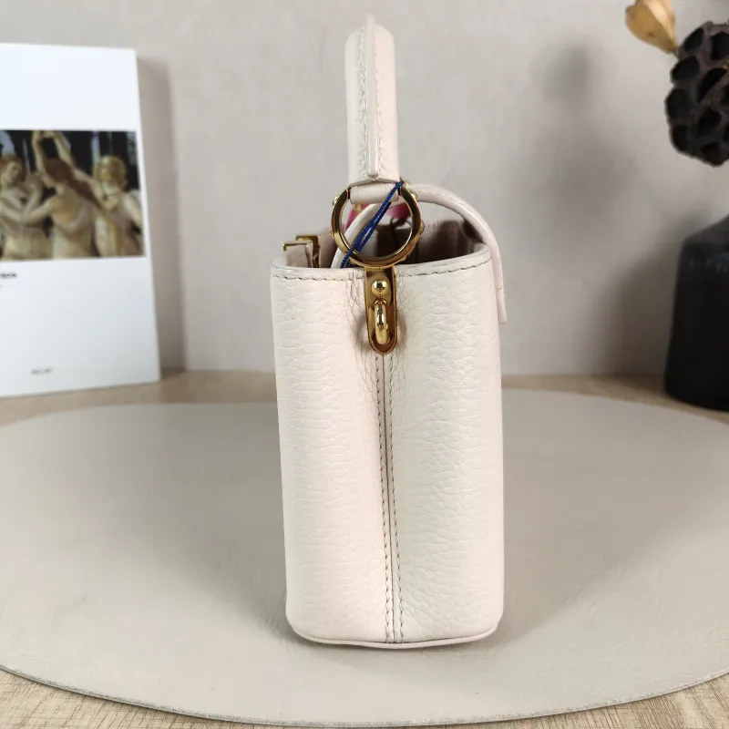 Louis Vuitton Shoulder Bag Capucines Beige Calfskin Mini 21 × 8 × 14 cm — detail view 9 of 11