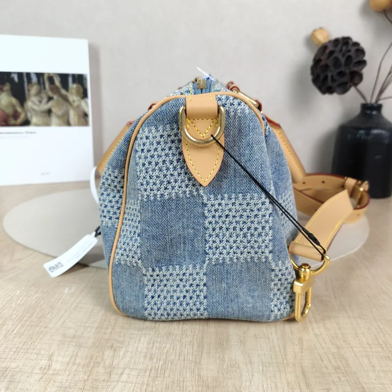 Louis Vuitton Crossbody Bag Speedy25 Medium 25 × 15 × 19 cm — detail view 13 of 13