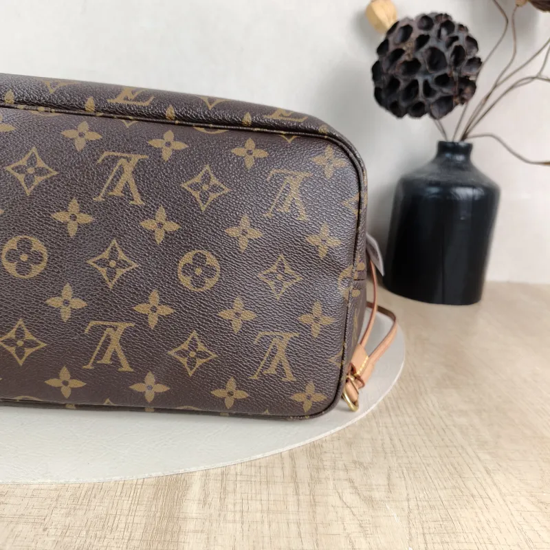 Louis Vuitton Shoulder Bag Neverfull Monogram PVC Medium31 × 14 × 28 cm — detail view 13 of 13
